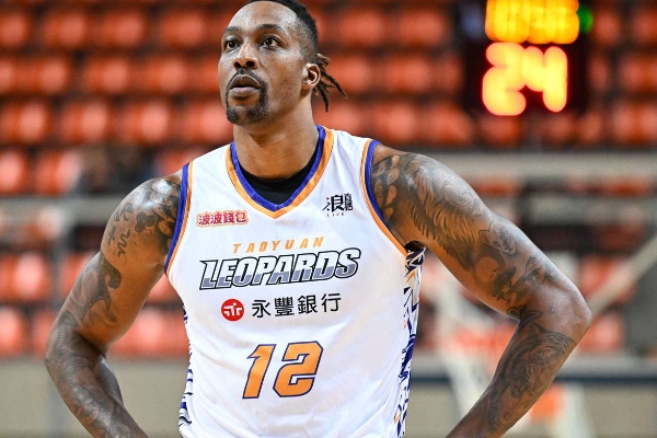 奥登(Dwight Howard)